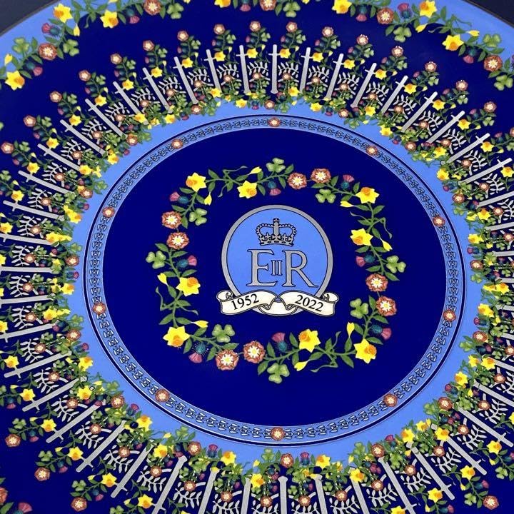 ハルシオン・デイズ　エリザベス女王　 プラチナジュビリー　10 インチ　プレート ハルシオン・デイズエリザベス女王 プラチナジュビリー10 インチ